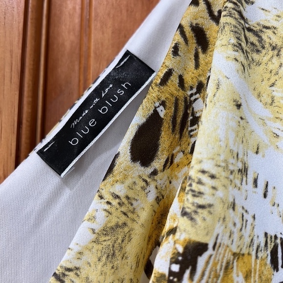 Blue Blush Animal Print Wrap Dress Woman's Size Medium - Picture 2 of 3